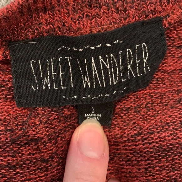 Sweet Wanderer long sleeve shirt with elbow patch & button detail - Picture 6 of 7